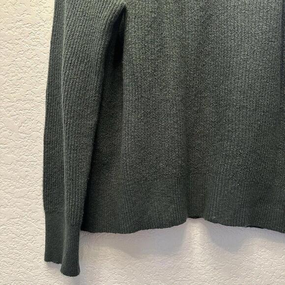 NWT GAP Olive Green Ribbed V-Neck Long Sleeve Sweater Wool Blend Womens Large - Picture 4 of 8